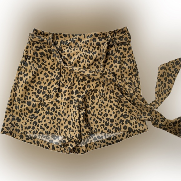 NWOT Leopard print high waisted shorts - Picture 4 of 5